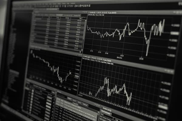 Actiunile la bursa - mecanismul de emitere si tranzactionare